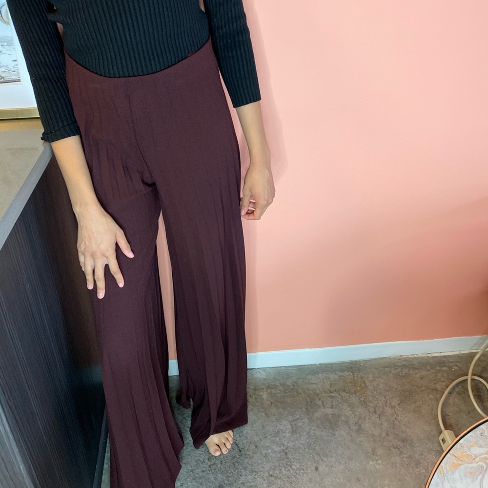 Pleated pants